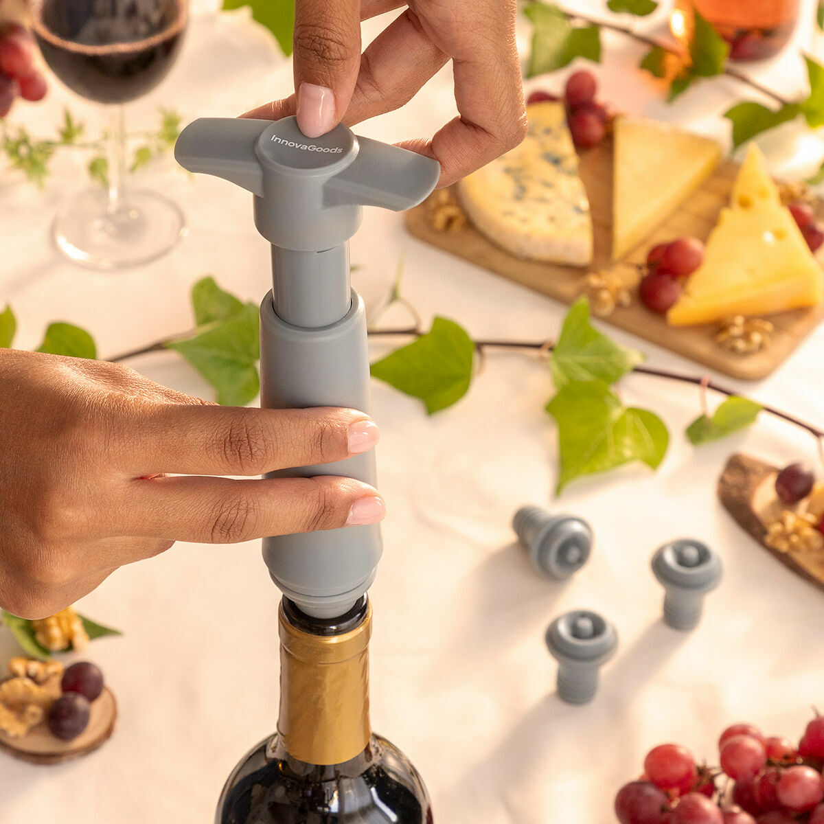 Pompa per Sottovuoto e Tappi per il Vino Winuum InnovaGoods (4 tappi di sughero) - Immagine 2