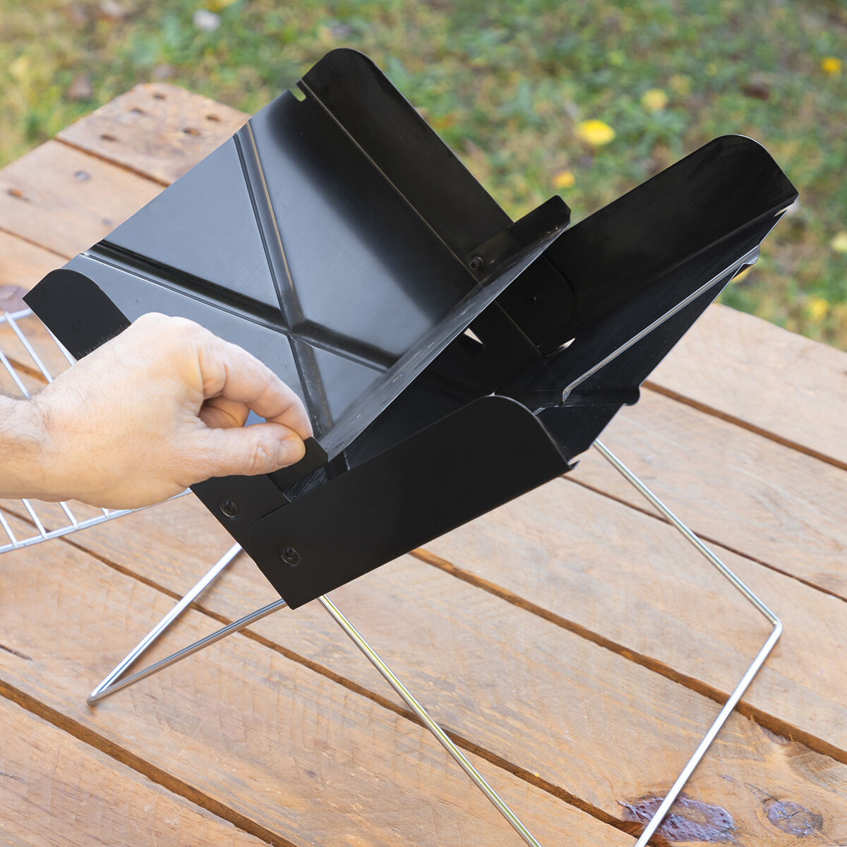 Mini Barbecue a Carbone Pieghevole Portatile Foldecue InnovaGoods - Immagine 4